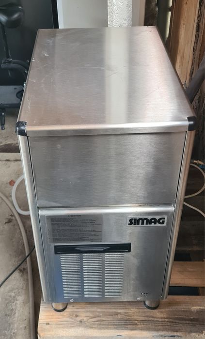 Ледогенератор Simag SDH40 40кг/24ч