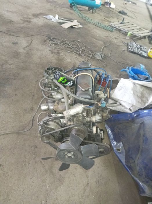 Продам двигатель+коробка 4215 сотка