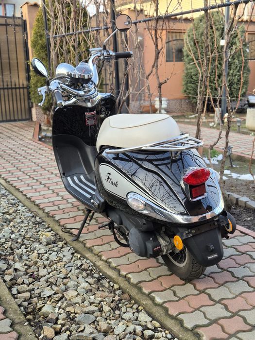 Scuter/Moped 125cc 4T (copie Vespa)