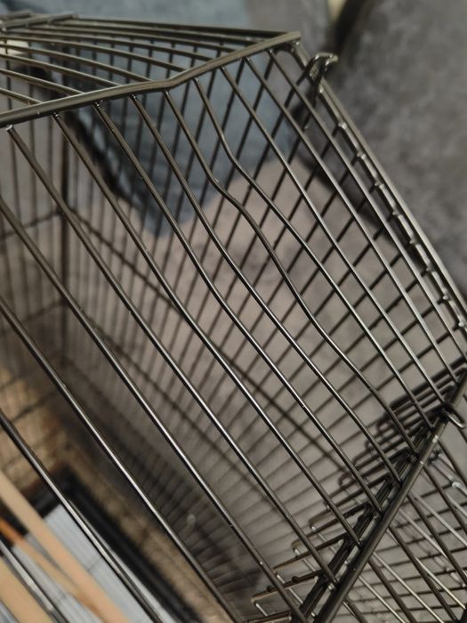 Продам клетку для попугаев