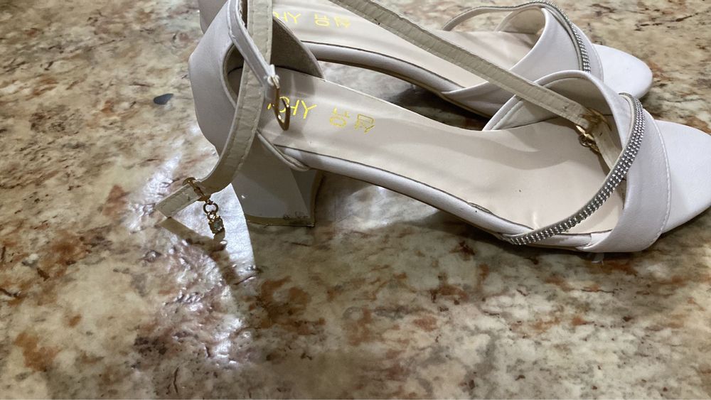 Босоножка 39размера