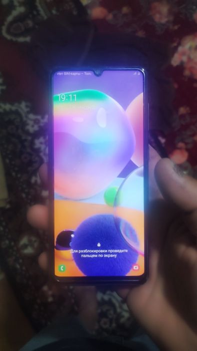 Продаю samsung a31 память 64