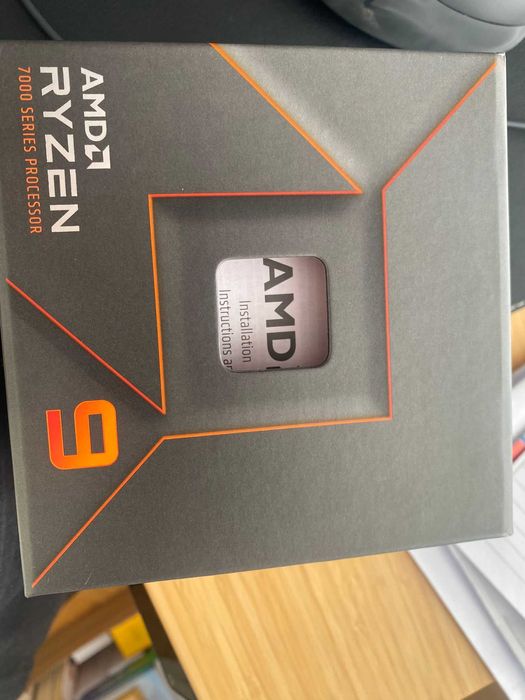 Vând procesor AMD Ryzen 9 7950X (AM5)