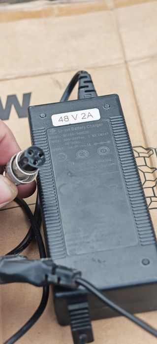 Зарядное устройство для электросамоката, разные