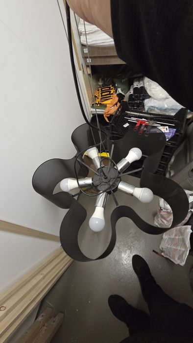 Lampa 5 becuri in forma de floare