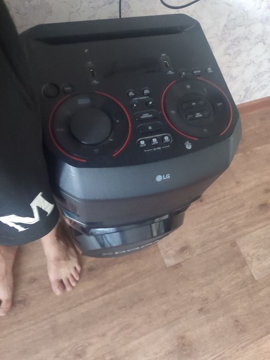 Продам LG колонку в идеальном состоянии