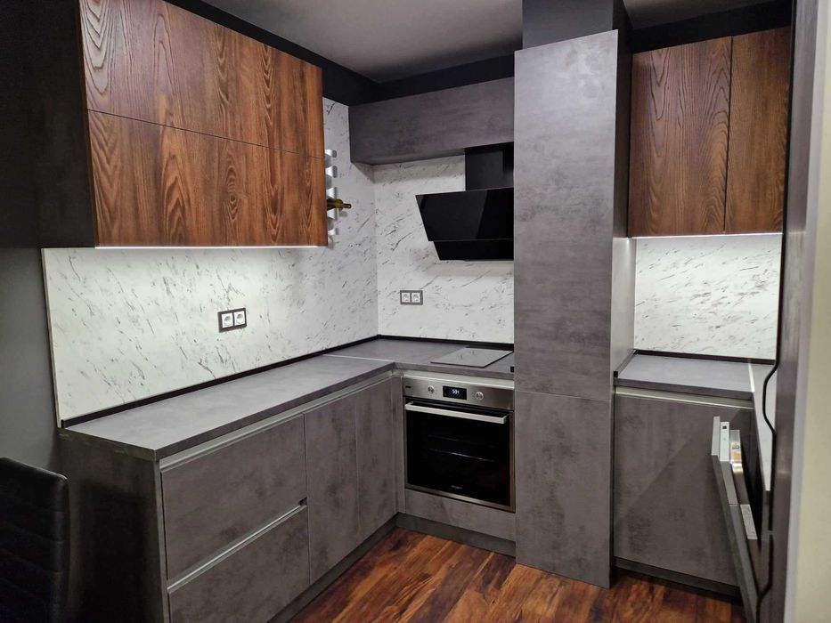 Продава се Тристаен апартамент в Плевен, Идеален център - 107 кв.м за 1636 €/кв.м - Снимка #4