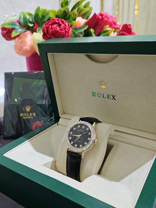 Элегантные женские часы, масимальная классика и ничего лишнего...