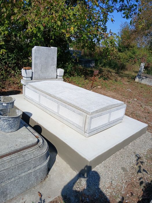 Monumente funerare/RAMSANYI