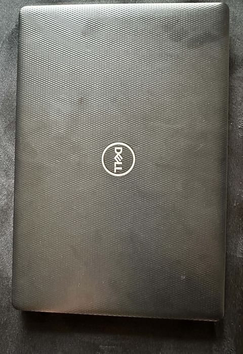 Лаптоп Dell inspirion