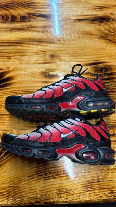 Nike TN Air Max Plus Black Fiery Red