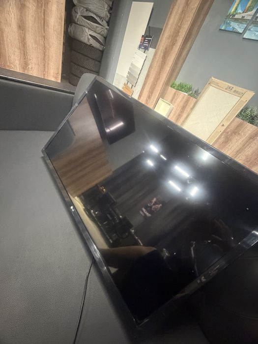 Телевизор LG буу