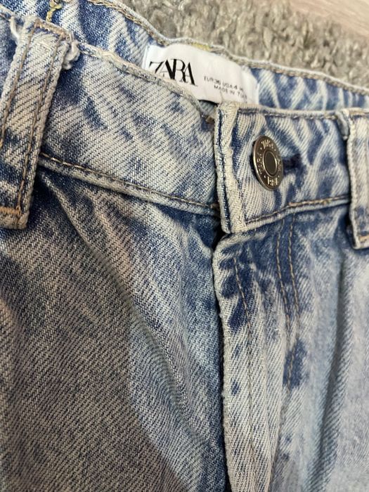 Дънки с висока талия от ZARA