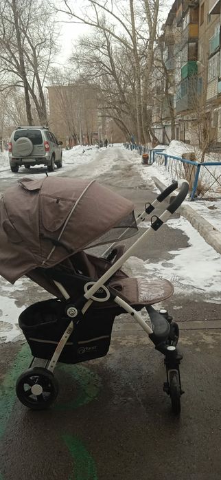 Продается детская коляска с перекидной ручкой