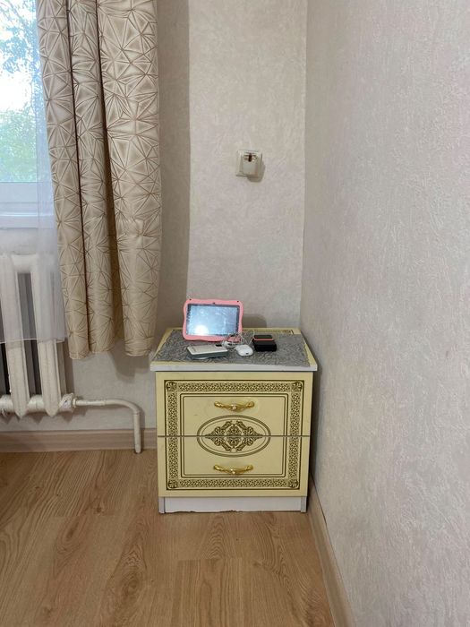 Продам спальный гарнитур с матрасом