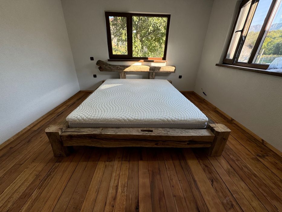 Дизайнерска спалня от стари греди (масив)