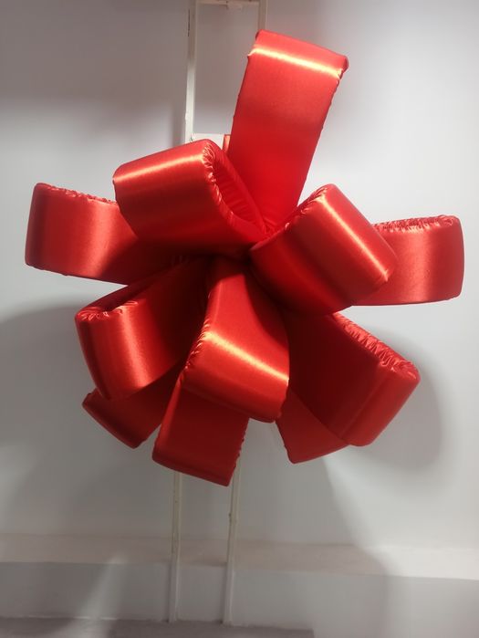 Бант на машину, при покупке.