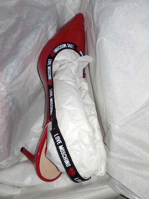 Love Moschino обувки