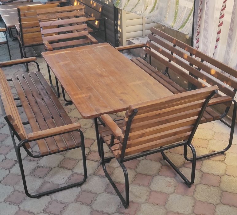 Скамейка, стол 2×1 м, 2 кресла