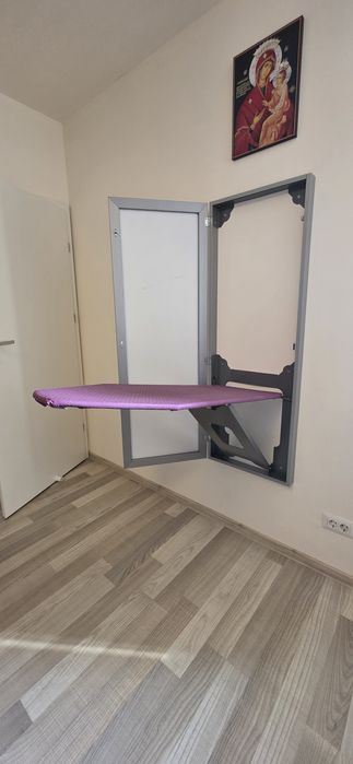 Masa de călcat cu oglinda