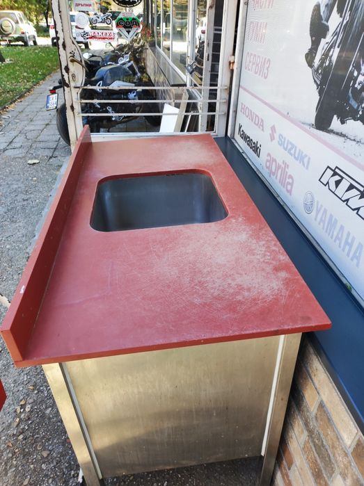 Касапска / месарска маса с шкаф и мивка