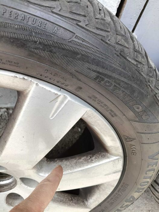 Vand  Set 4 roți iarnă 205/55 R16 – anvelope SH + jante aluminiu