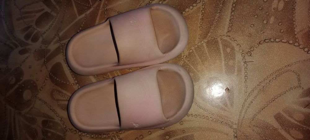 Отдам даром обувь