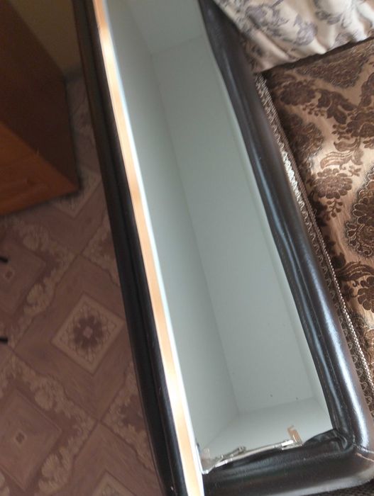 Продам диван с ящиками