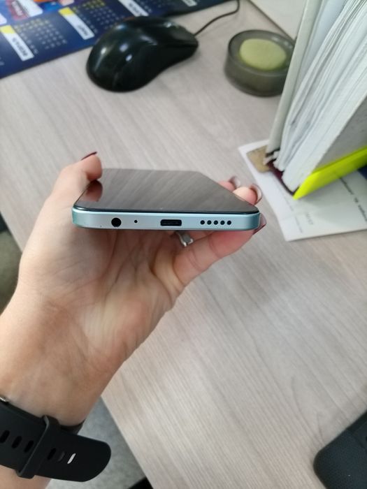 Продам Redmi 15c