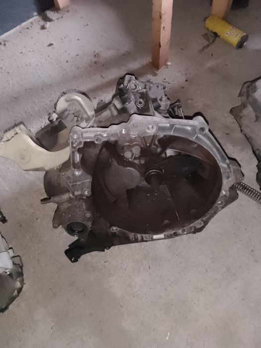 cutie de  viteze in 5 trepte citroen cactus 1.6 motorina 2015