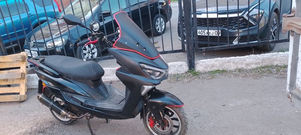 Продам мопед скутер 150 куб