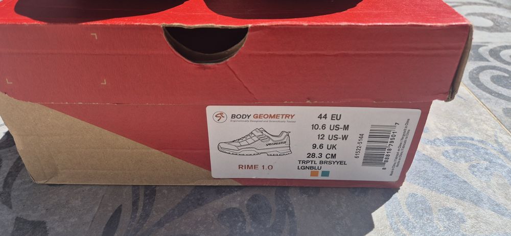 Vând pantofi ciclism Magic RAIME 1.0  marimea 44