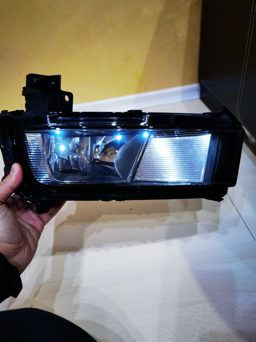 Халоген за фолксваген Тауран