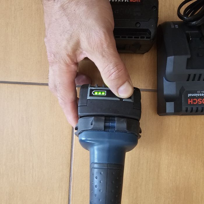 Masina gaurit/însurubat professionala Bosch GSR 14,4 V-LI