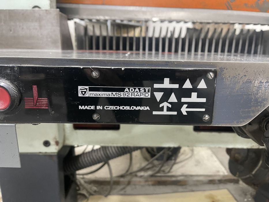 Станок для резки бумаги 

Формат: 920 мм/ 92 см
В ко