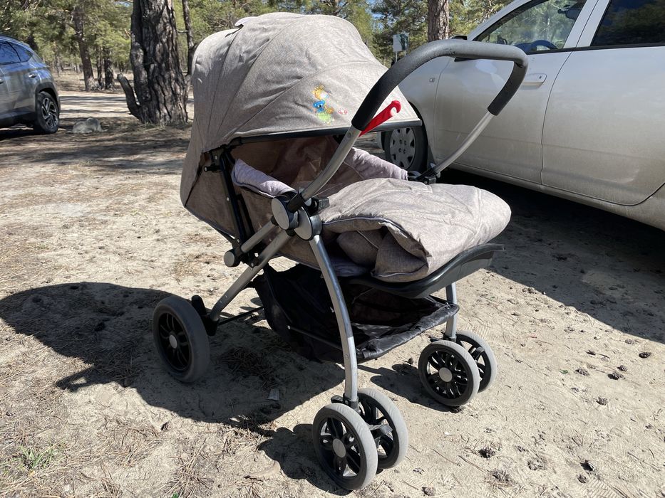 Детская коляска в отличном состояний