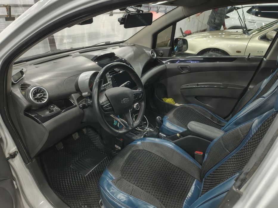 Сотилади спарк 2010