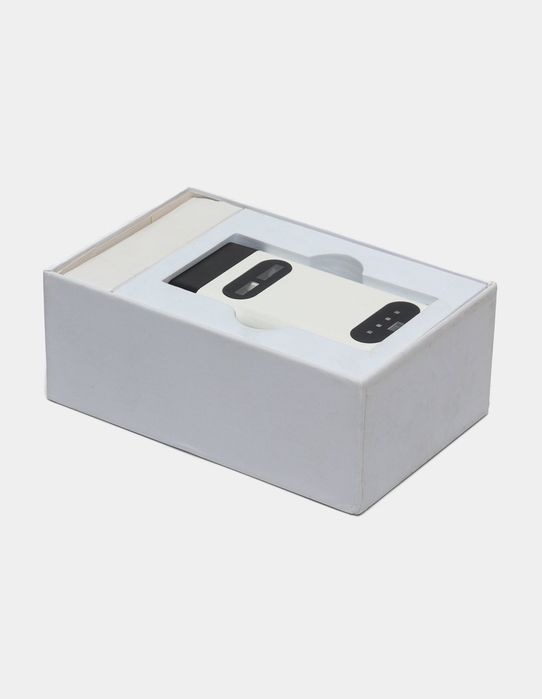 Lazerniy klaviatura va sichqoncha.