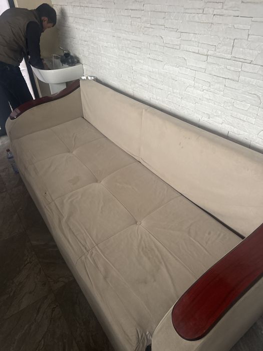 Диван двухместный