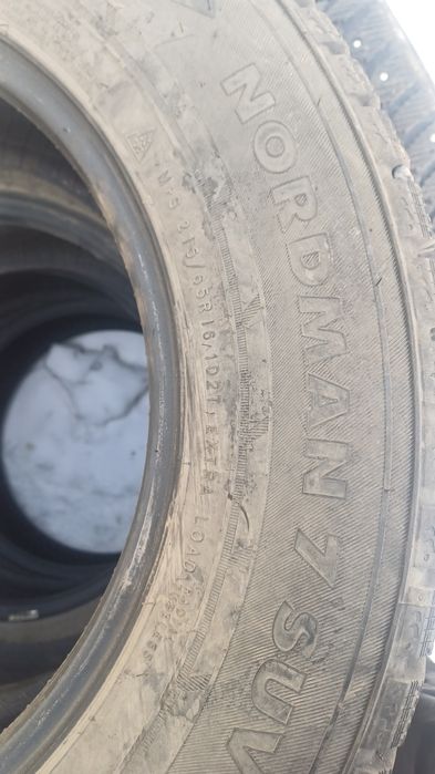 Шины зимние 215/65/16