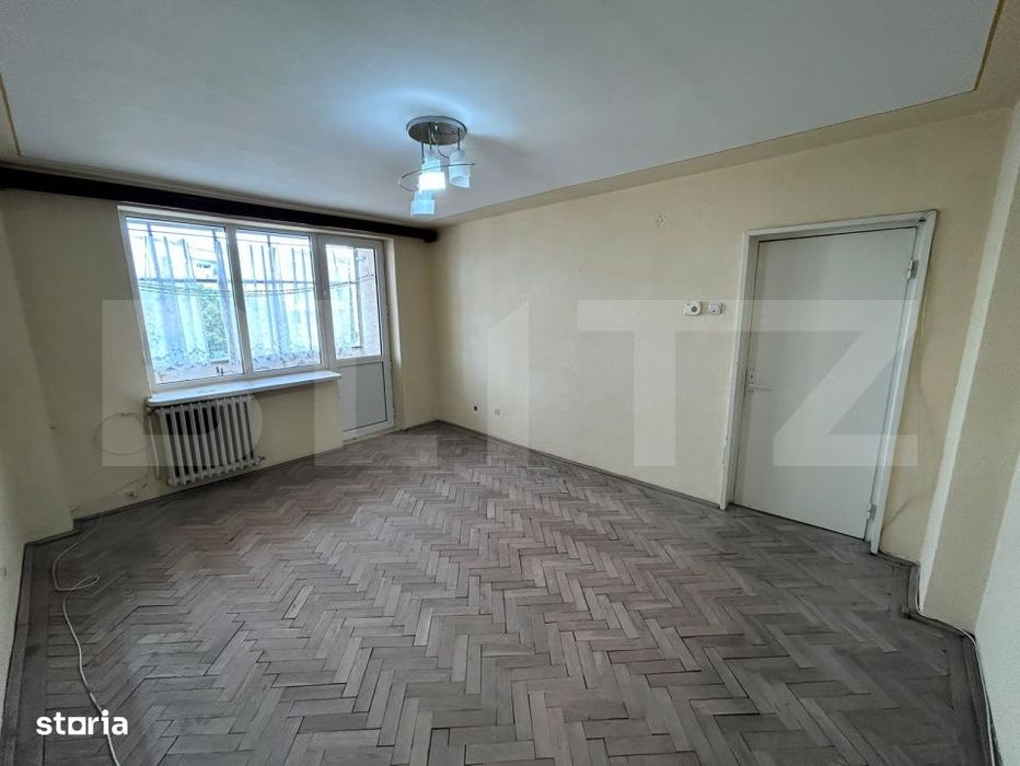 Apartament 3 camere, decomandat, Etajul 3
