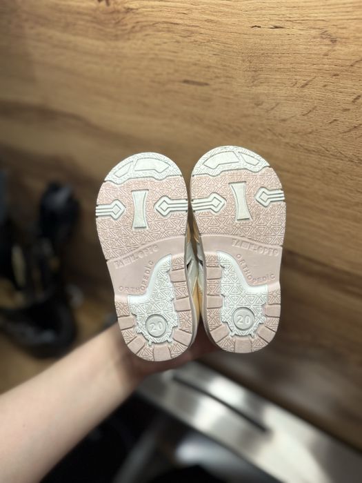 Продам детскую ортопедическую обувь для девочки