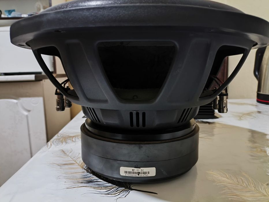 Продам сабвуфер , моноблок ,усилитель deaf bonce mahete urall jvc