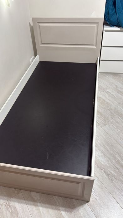 Продам  кровать б/у 90×160