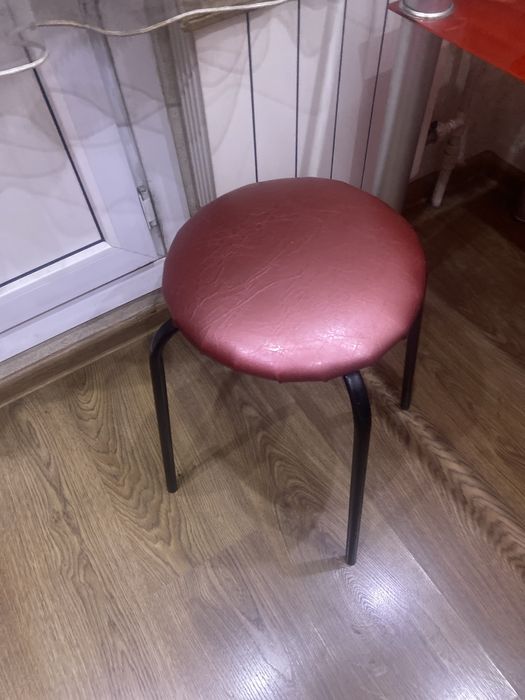 Стол кухонный стеклянный