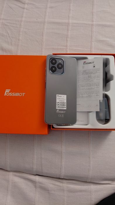 Telefon nou,primit cadou