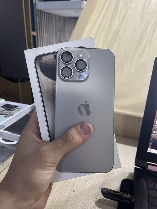 Iphone 15pro max natural titanium