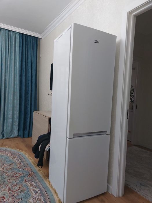 продается холодильник beko
