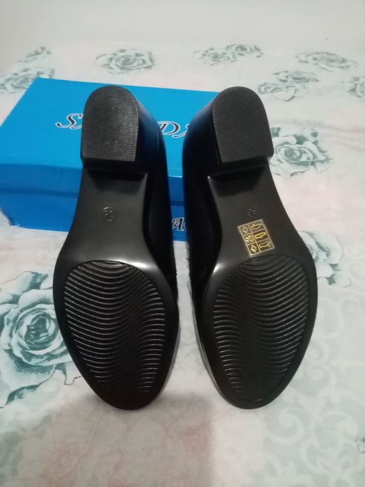 Vând Pantofi de dama