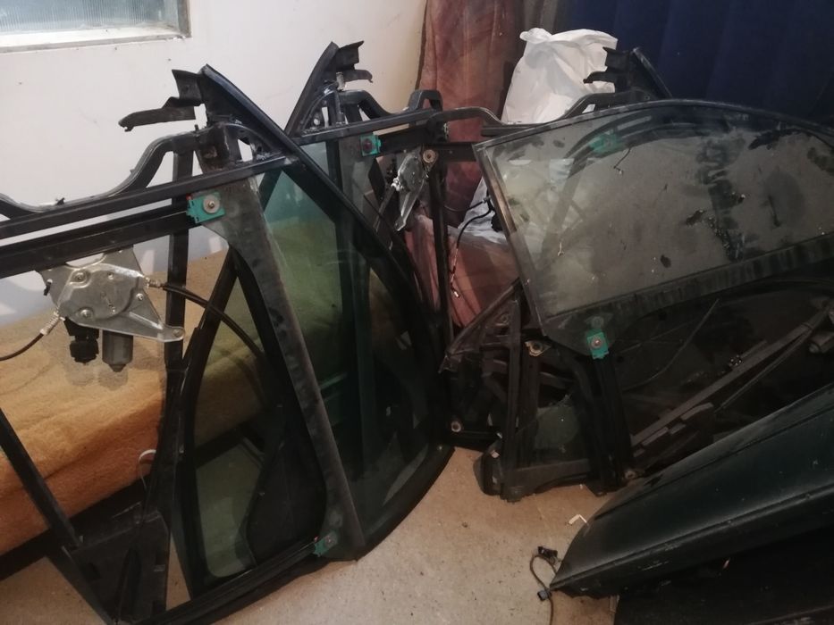 Рамка с стъкло за ауди а3 2/3 врати / ramki za audi a3 8l